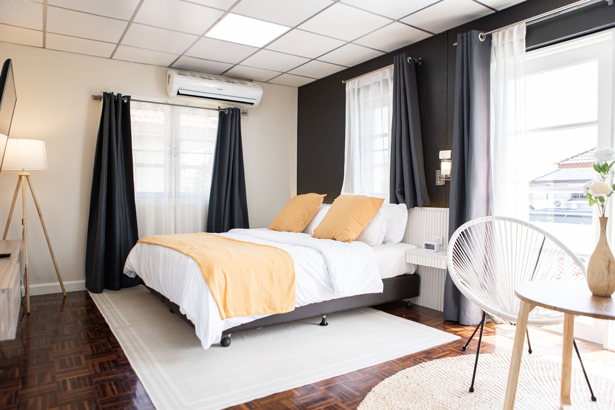 4 室のベッドルーム、アイロン / アイロン台、旅行用ベビーベッド、WiFi (無料)