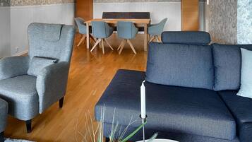 Smart-tv och eldstad