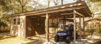 Tranquility on Teringo - close to the beach & downtown - includes golf cart! 