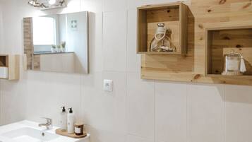 Secador de pelo y toallas