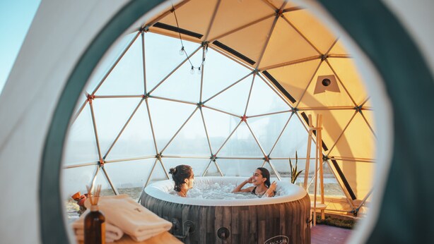 Outdoor spa tub - CASARTERO Eco Posada (San Rafael)