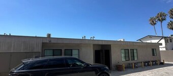 Luxury Malibu Bungalow Near Beach w/ Free Parking!