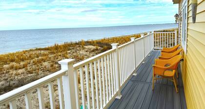 Beachfront I Expansive Deck I Dog Friendly I Spectacular 360 Views