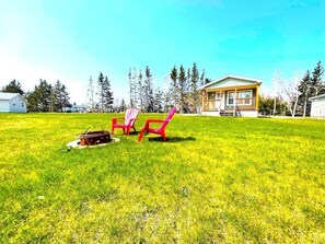 Property grounds - Fiddlers Green  Country Cottages (Brackley Beach)