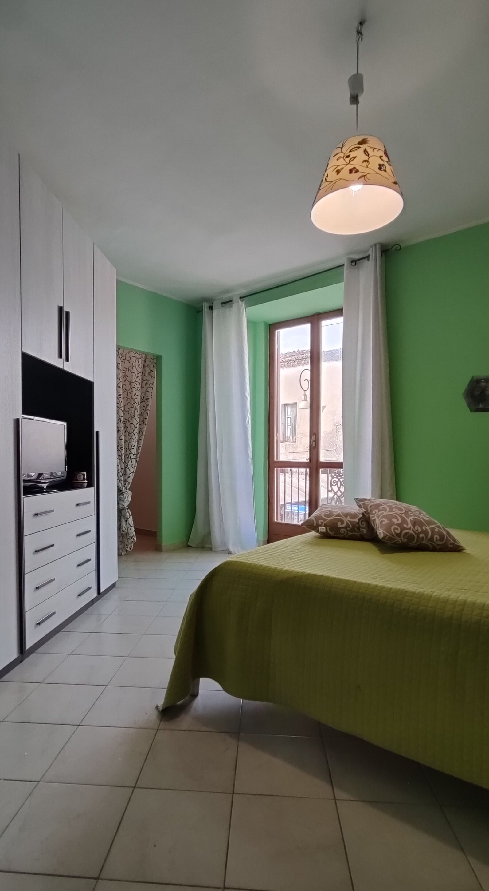 2 Schlafzimmer, Schreibtisch, Reisekinderbett, kostenloses WLAN