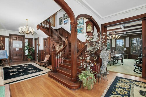 5 bdrm Victorian, built in 1881-With 21 rooms, on a hill on 4 VERY private acres