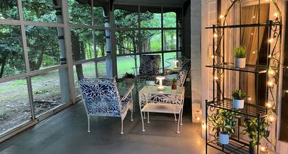 5 bdrm Victorian, built in 1881-With 21 rooms, on a hill on 4 VERY private acres
