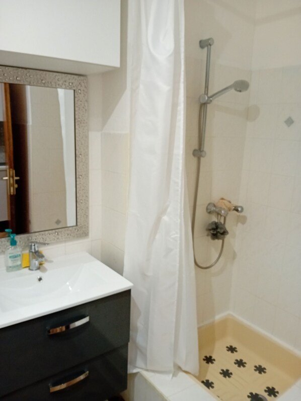 Towels, toilet paper