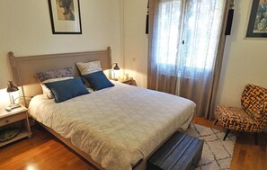 4 室のベッドルーム、旅行用ベビーベッド、WiFi (無料)、ベッドシーツ