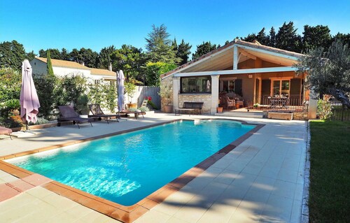 Stunning home in Paradou