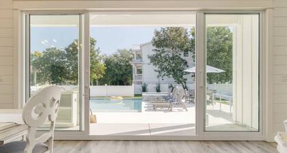 🦩Now Booking for Summer! Crystal Blue~It's So You! Sleeps 28~Pool~Golf Cart🦩