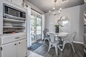 Interior - Bright 3BR 2BA Entire Home in Norman-Close to OU! (Norman)