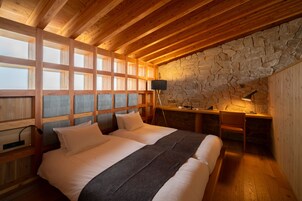 别墅, 无烟房 (Suite, Connecting Force) | 高档床上用品、迷你吧（备有免费物品）、客房内保险箱、办公桌