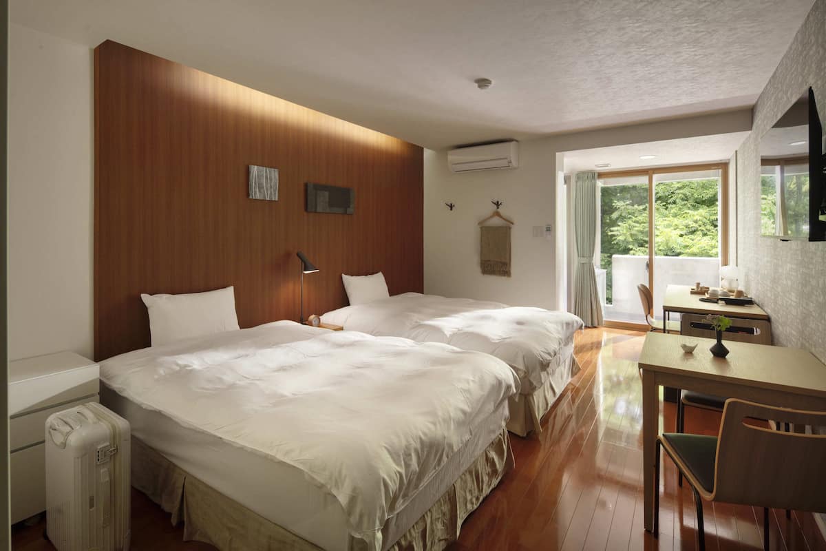 Twin Room | Premium bedding, free minibar, in-room safe, desk