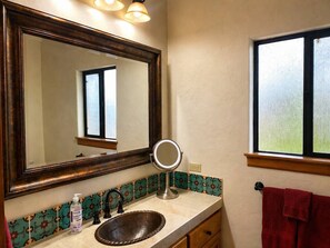 Towels - Secluded Westside Studio (Atascadero)