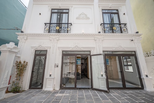 Cozrum Homes - Selina Residence