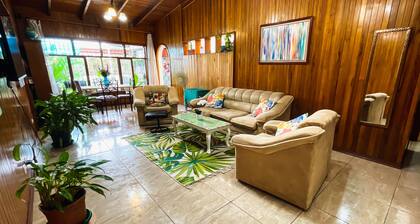 Casa Flores is a spacious 3 bd, 3 bath house in Heredia "The City of Flowers".