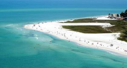Gertrude's Siesta | Pool & Spa, 100% Private, 5-min bike to Siesta Key Beach, 3-miles to Village!