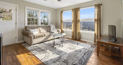 New Listing! WELCOME to your AMAZING RETREAT!
Great for couples or families!