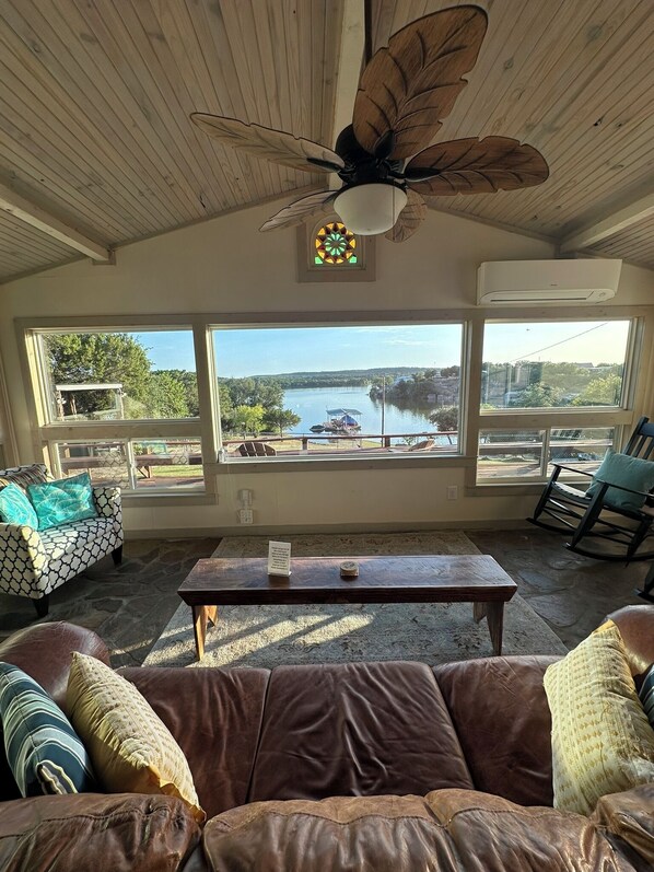 Smart TV, fireplace - Lakeside House & Cabin Boat Ramp, Dock, & Fire Pit on Possum Kingdom Lake (Graham)