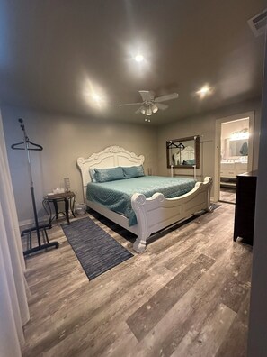 5 chambres, bureau, fer et planche à repasser, Wi-Fi gratuit