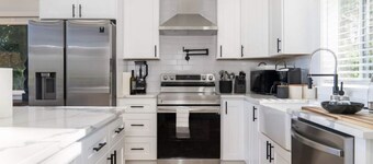 Delightful Family Home with 3 Bedrooms and Sprawling Backyard