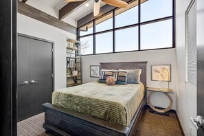 4 habitaciones, escritorio, tabla de planchar con plancha y wifi gratis