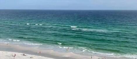 ビーチ、サンラウンジャー