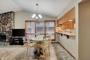 Dining - Relaxing Pines/12DPC Hosted by LOVR (Mount Ida)