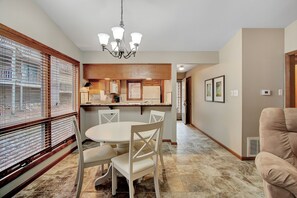Dining - Relaxing Pines/12DPC Hosted by LOVR (Mount Ida)