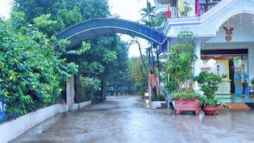 Mặt tiền nơi lưu trú