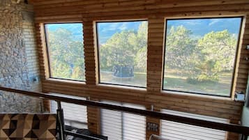 Comfort Cabin | Living area
