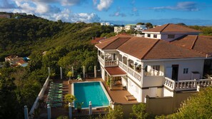 House, 5 Bedrooms | Exterior