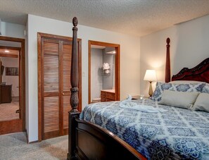 2 bedrooms, iron/ironing board, travel cot, WiFi