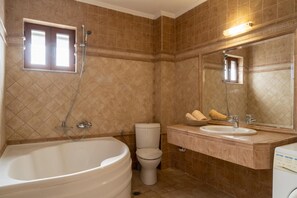 House | 5 bedrooms - House of Papadogiannis (Agios Vasileios)