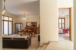 House | 5 bedrooms - House of Papadogiannis (Agios Vasileios)