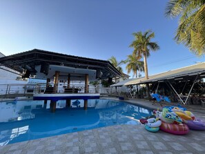 Outdoor pool - Clark CU Hotel (Angeles City)