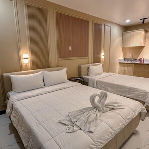 2 bedrooms, desk, laptop workspace, blackout curtains