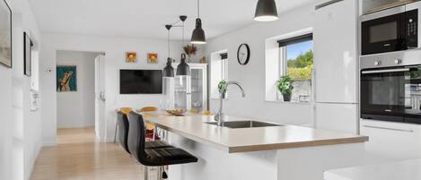 Fridge, microwave, dishwasher, highchair