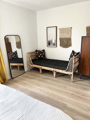2 chambres, fer et planche à repasser, Wi-Fi gratuit, draps fournis