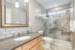 Hårtørrer, håndklæder