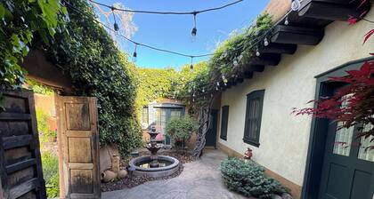 Historic Eastside Canyon Rd/Plaza/Galleries--Walk Everywhere Amazing Courtyard