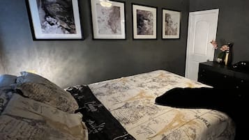 2 bedrooms, desk, iron/ironing board, free WiFi