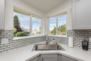 Interior - Gateway to Adventure - Cabin Nestled Below Hurricane Ridge (Port Angeles)