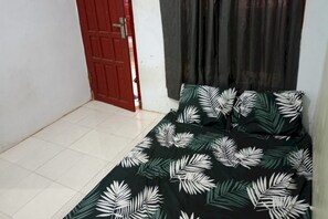 经济双人房 | 免费 WiFi、床单