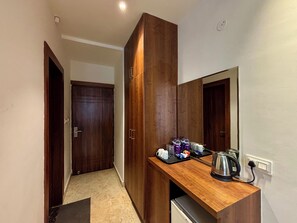 Standard Room | Soundproofing, free WiFi - Vyom Boutique Hotel (Narendranagar)