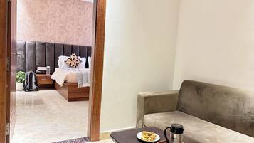 Studio Suite | Living room