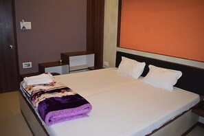 Individually decorated, free WiFi, bed sheets - Imperial Hotel (Udaipur)