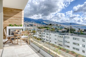 Outdoor dining - The Place by Nicolene, a Home in Madeira (Funchal)