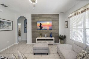 Smart TV, video games